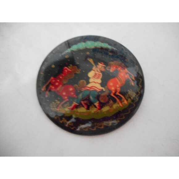 Vintage Hand painted  Russian Lacquer Pin Brooch Horses - Picture 3 of 3